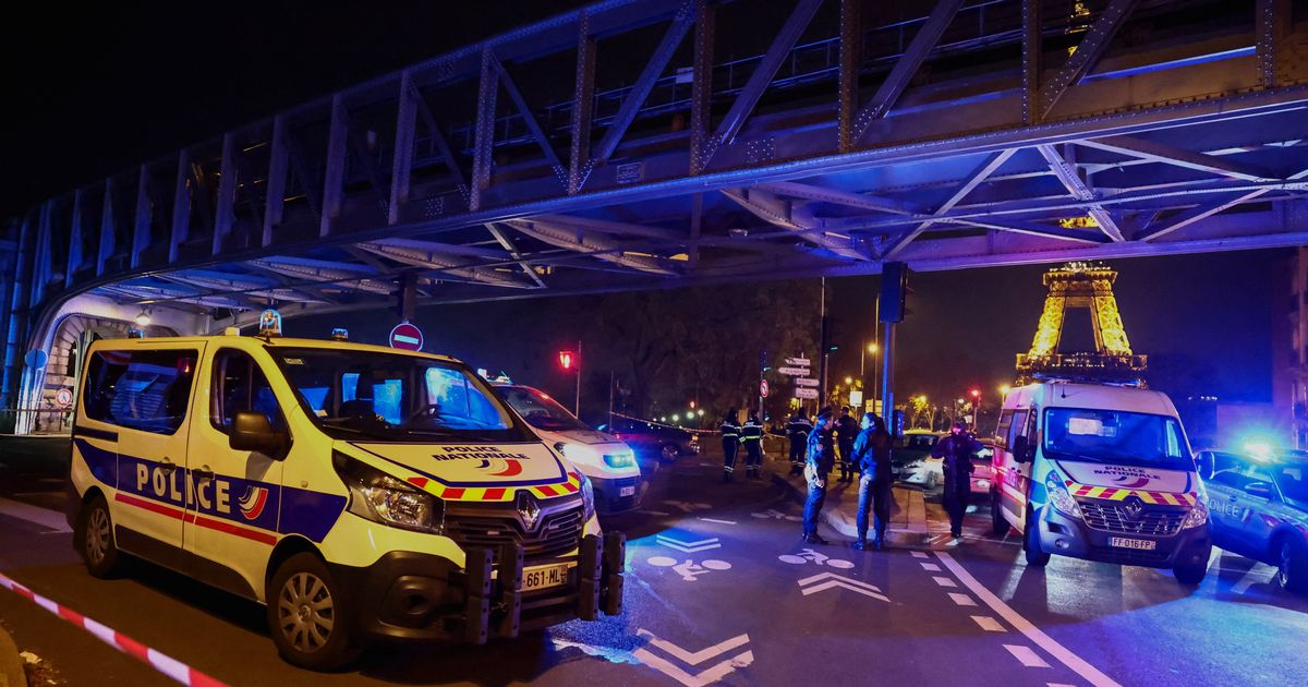 Attack near Eiffel Tower in Paris: German tourist killed, two injured